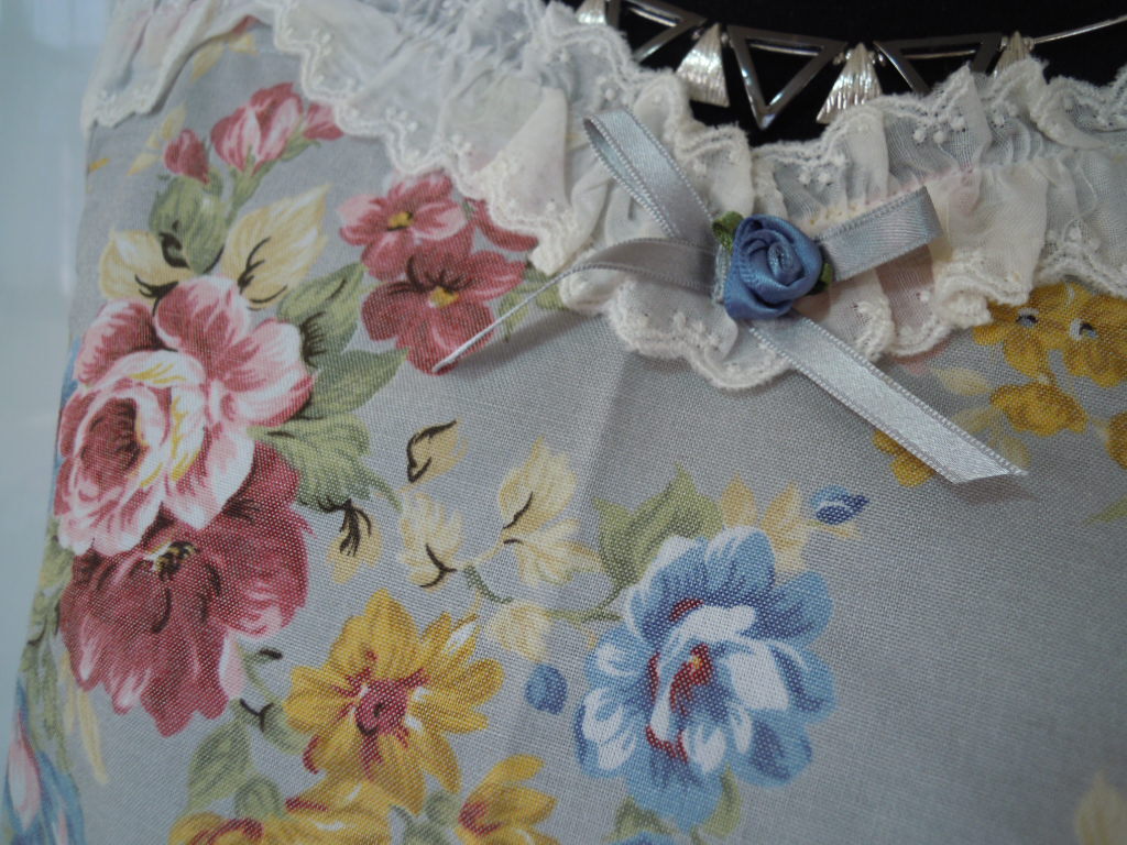 【三】花柄フリルエプロン　ジョワイユ　未使用　綺麗な奥さん_画像3