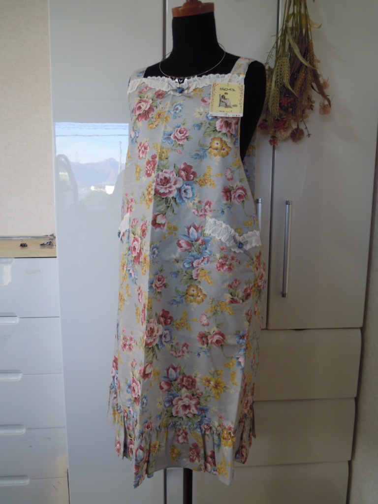 【三】花柄フリルエプロン　ジョワイユ　未使用　綺麗な奥さん_画像1