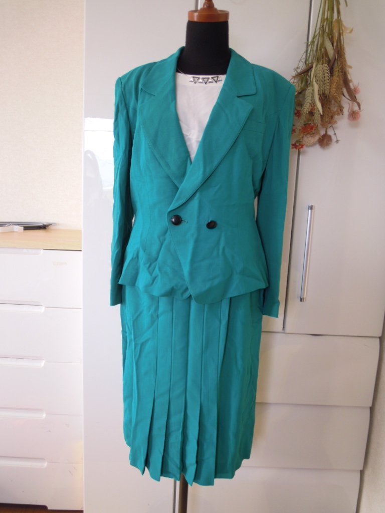 【三】ラピーヌ　グリーンスーツ 9　LAPINE BLANCHE　イベントにどうぞ_画像1