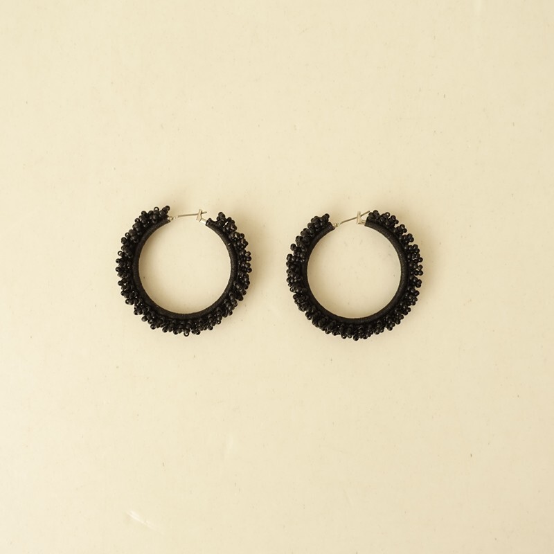 ハリニッティング hariknitting *サークルピアス*ブラックビーズアクセサリー(ac30-2510-104)【11K52】_画像1