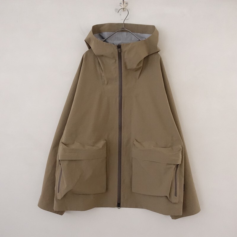 【美品】デサント DESCENTE *フーディシェルジャケット*ラミネート加工止水ジップビッグポケット(jk2-2510-642)【91K52】_画像1