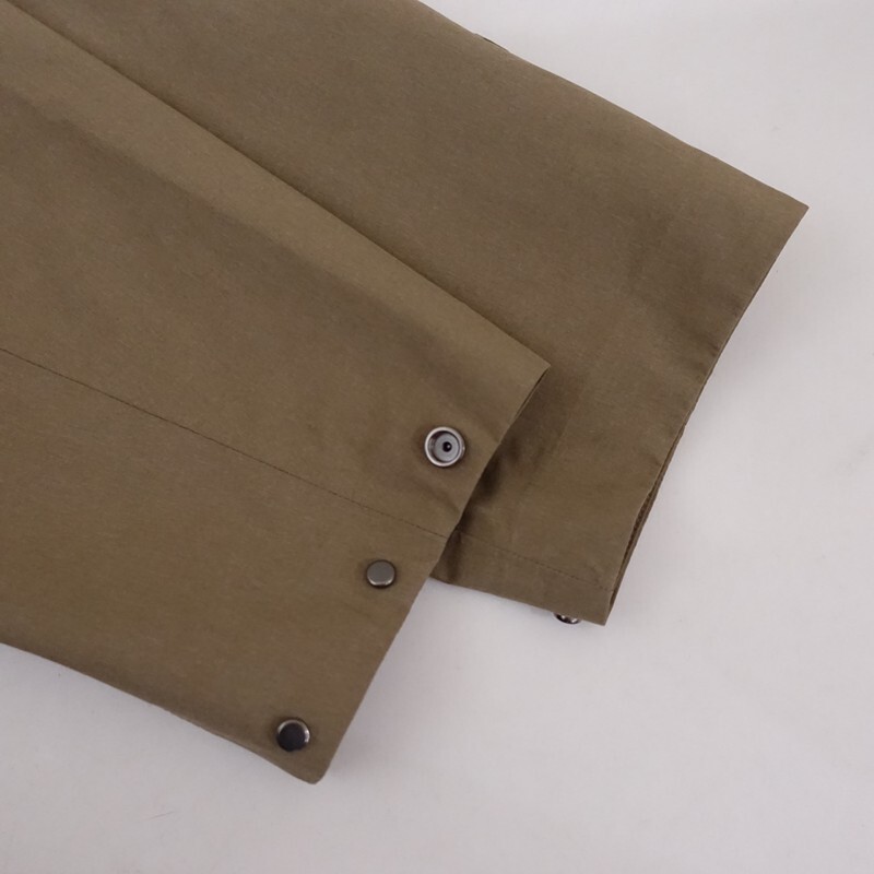 【美品】デサント DESCENTE *フーディシェルジャケット*ラミネート加工止水ジップビッグポケット(jk2-2510-642)【91K52】_画像4