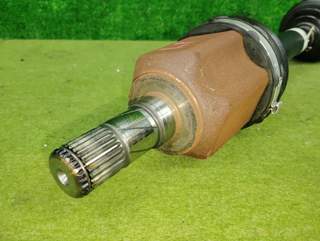 アルファロメオ ジュリエッタ 5D コンペティツィオーネ・940141 2012年・左フロントドライブシャフト・ドラシャ 即発送_画像2