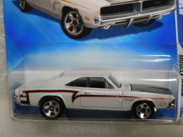 ★　ホットウィール　★　HOTWHEELS　★　MUSCLE　MANIA　★　69　ダッジ　チャージャー　白　★　69　DODGE　CHARGER　　_画像4