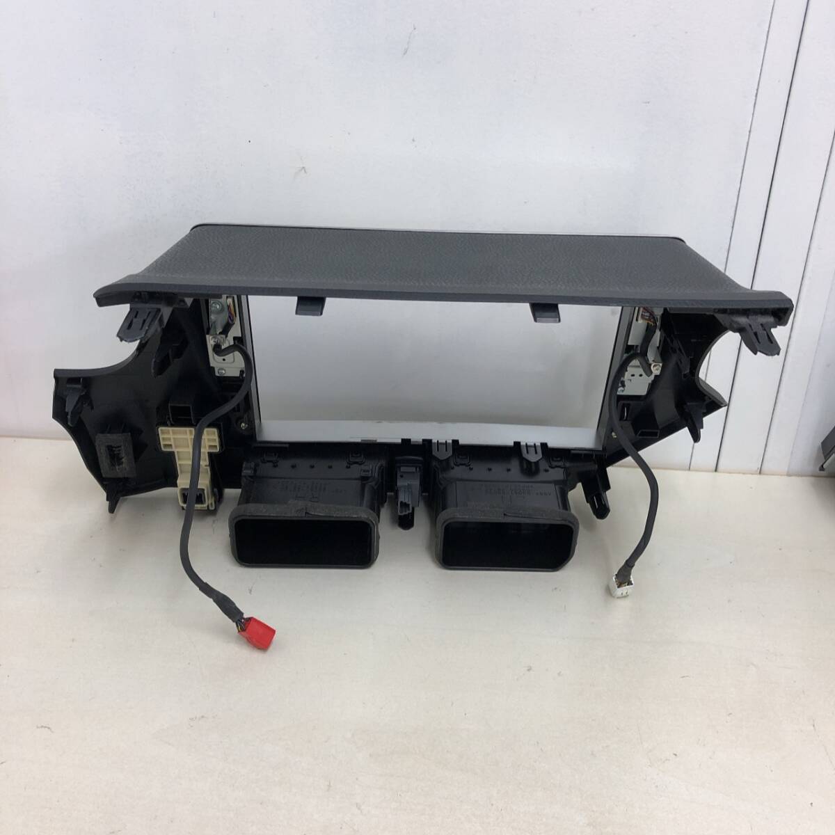 C1393 売り切り! トヨタ純正10インチナビ NSZN-Z68T 地図2023年 フェイスパネル付 80系ヴォクシー ノア 動作確認済 セキュリティロック品_画像10