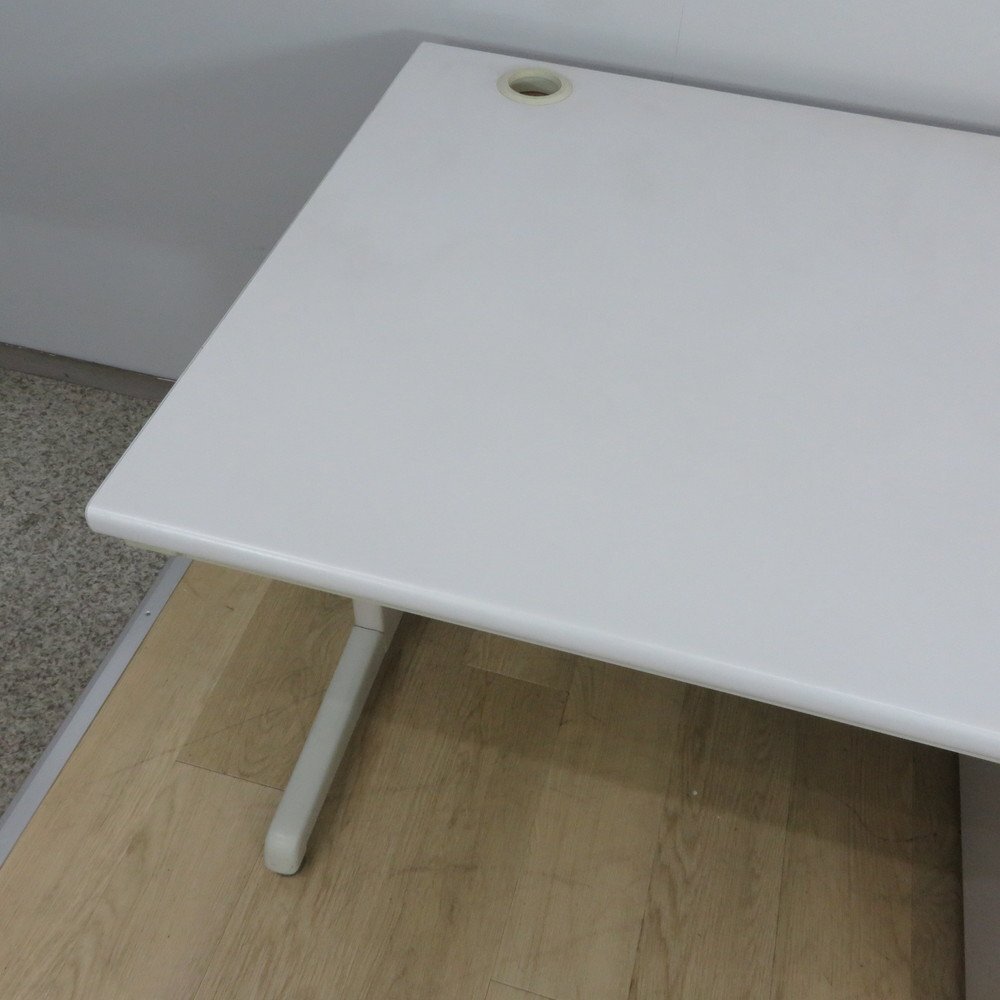 片袖デスク グレー 事務机 シンプル アジャスター 書類整理 引き出し 収納 配線口 ワーク YH19615 中古オフィス家具_画像5