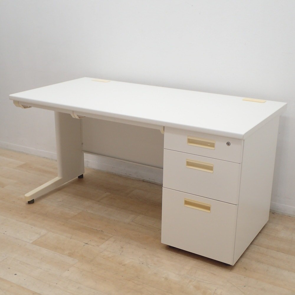 オフィスコム 片袖デスク ホワイト W1400 D700 H700 事務机 オフィスデスク パソコンデスク 片袖机 配線口 鍵無 KK19310 中古オフィス家具_画像1