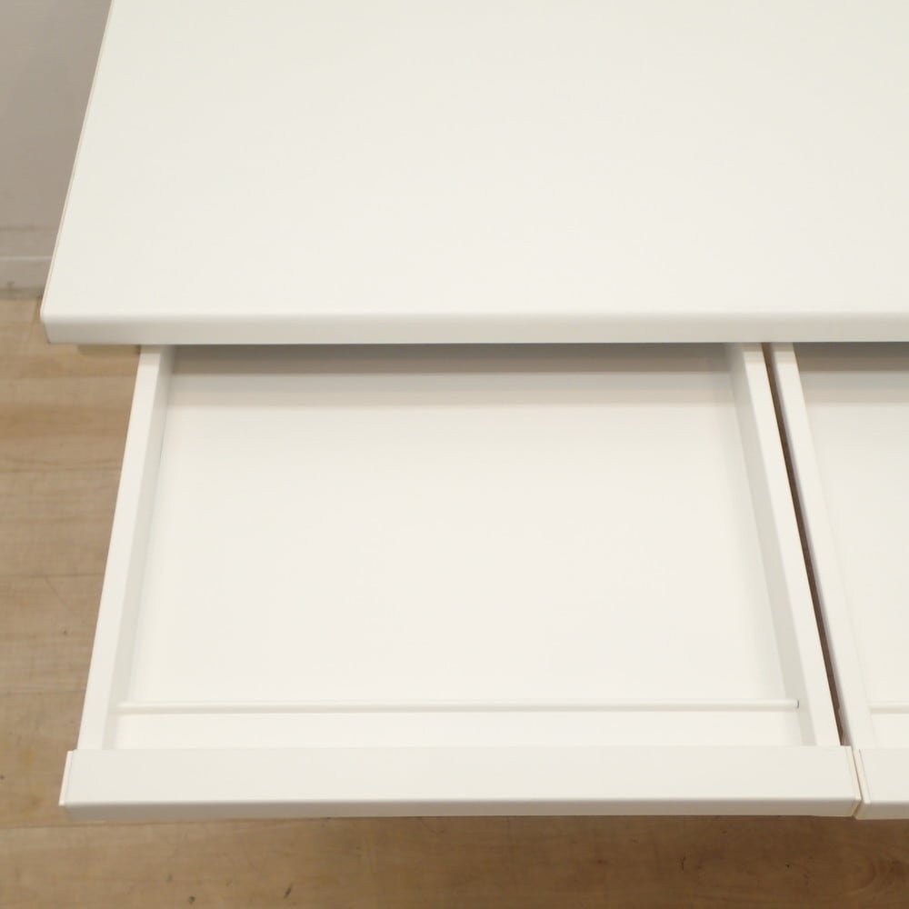 オフィスコム 片袖デスク ホワイト W1400 D700 H700 事務机 オフィスデスク パソコンデスク 片袖机 配線口 鍵無 KK19310 中古オフィス家具_画像6