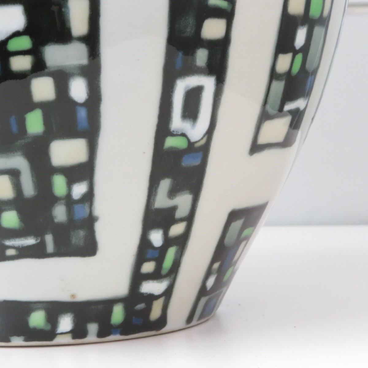 花瓶 モザイク 幾何学 個性的 アート 芸術 ツボ 壺 インテリア モダン おしゃれ リビング YH18986 中古オフィス家具_画像8