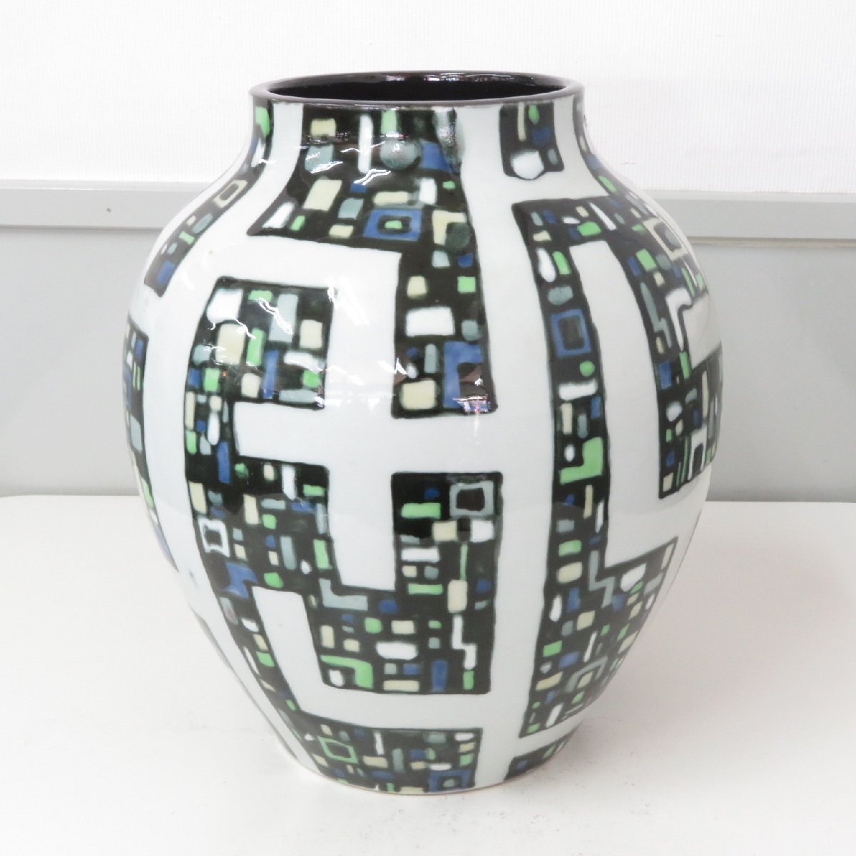 花瓶 モザイク 幾何学 個性的 アート 芸術 ツボ 壺 インテリア モダン おしゃれ リビング YH18986 中古オフィス家具_画像2