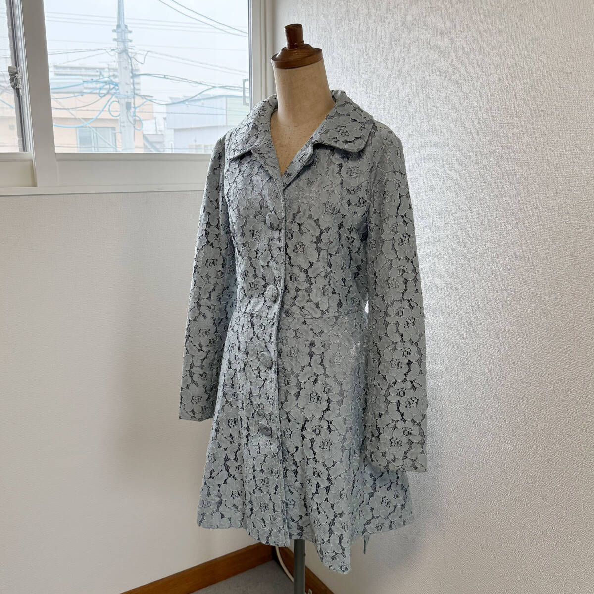 M7-1716 L'est Rose レストローズ 花柄 コート 水色_画像1