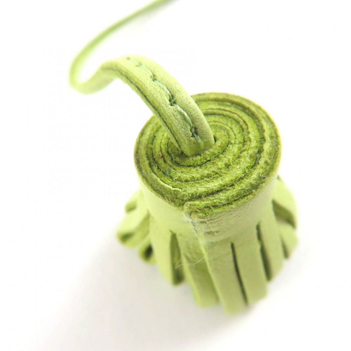 未使用品◇HERMES エルメス カルメンチータ レザー シルバー金具 ポンポン ブックマーク バッグチャーム ライトグリーン系 箱付き_画像5