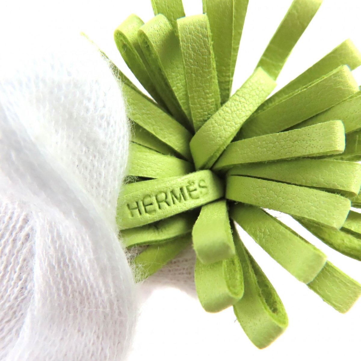 未使用品◇HERMES エルメス カルメンチータ レザー シルバー金具 ポンポン ブックマーク バッグチャーム ライトグリーン系 箱付き_画像7