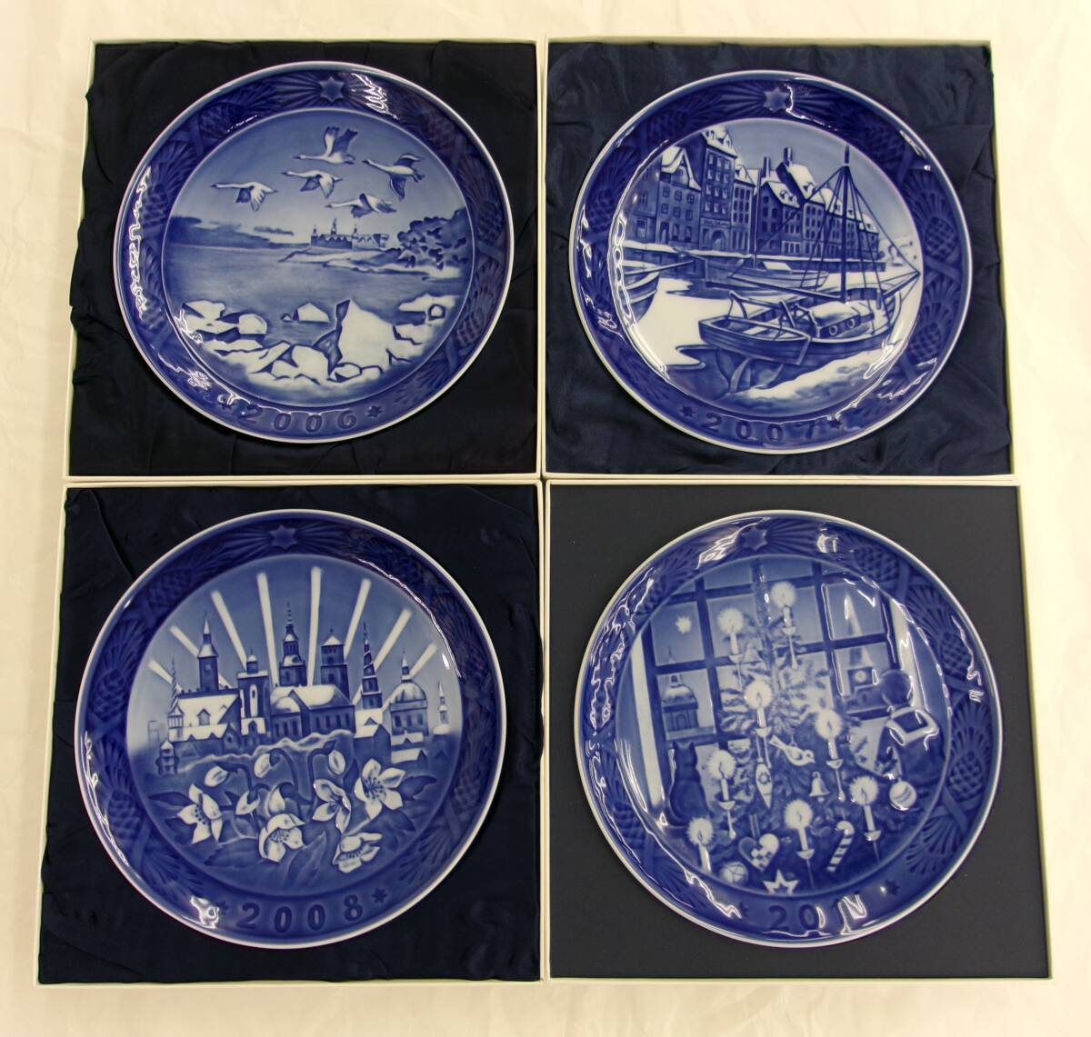 ロイヤルコペンハーゲン ROYAL COPENHAGEN イヤープレート 2006年，2007年，2008年，2011年 箱付き_画像1