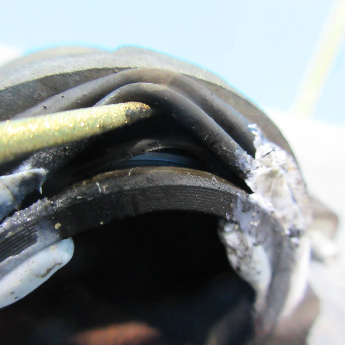 X SUZUKI エブリィ DA17V フロント 右 ブレーキキャリパー 中古_画像2