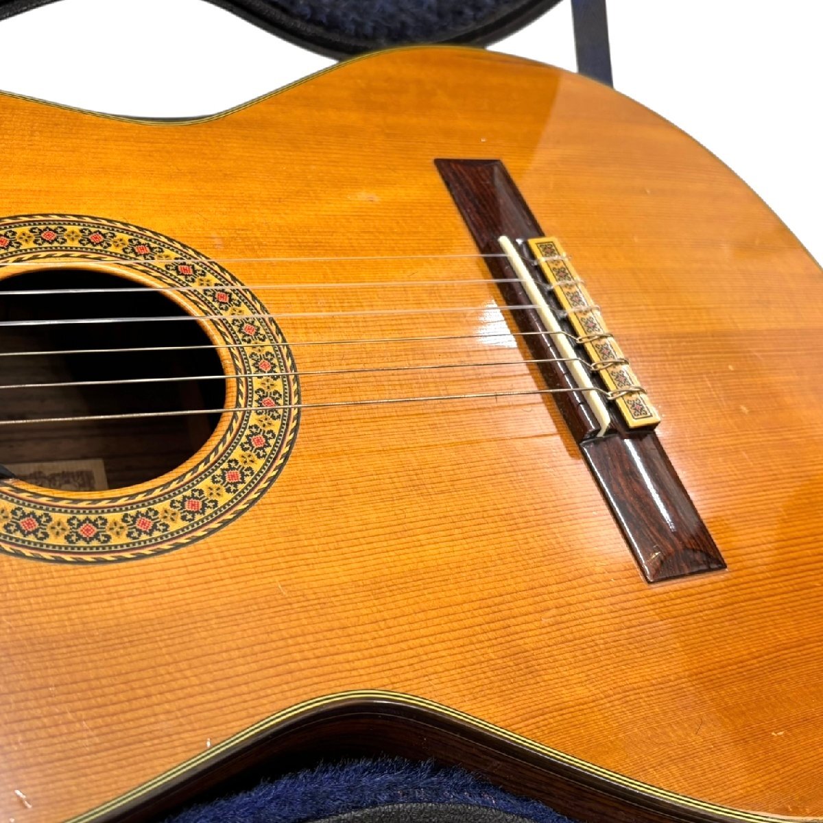 (1-43010) KAZUO YAIRI.. Saburou ..1981 Y505A Mini струна гитара с футляром работоспособность не проверялась [ зеленый мир .]