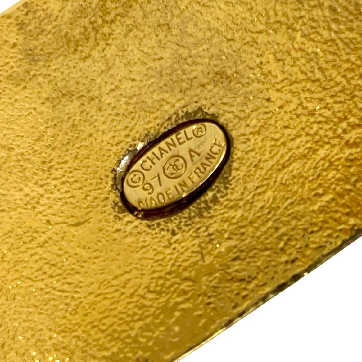 極 美品 コメあり 97A CHANEL シャネル ヴィンテージ マトラッセ ロゴ モチーフ GP バングル ブレスレット アクセサリー ゴールド 69632_画像3