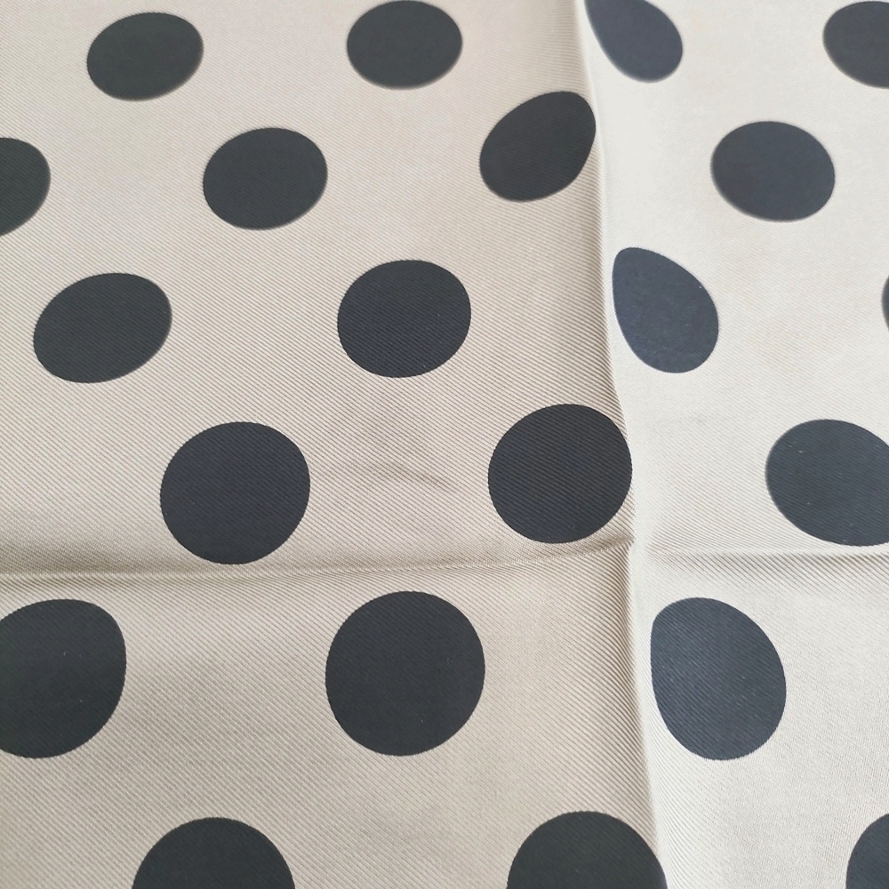 5-1108G◎MARGARET HOWELL ドット柄 シルク スカーフ グレー ブラック マーガレットハウエル 267965_画像3