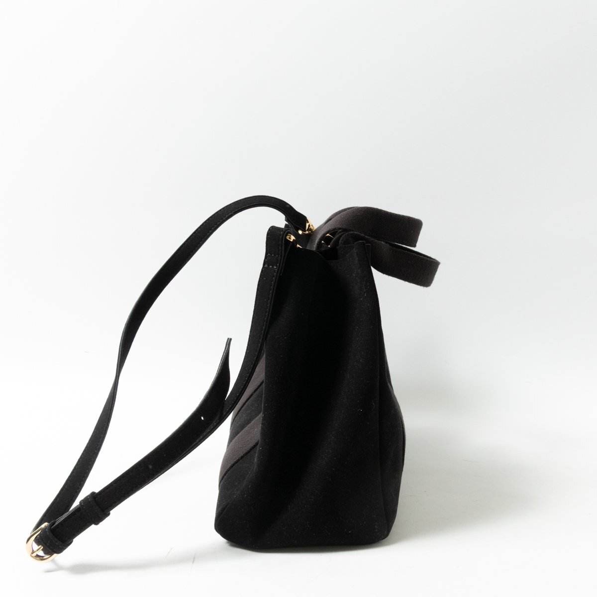 VIOLAd'ORO ヴィオラドーロ ハンドバッグ ショルダーバッグ 2WAY ブラック 黒 ボタン開閉 日本製 無地 シンプル カジュアル レディース 鞄_画像3