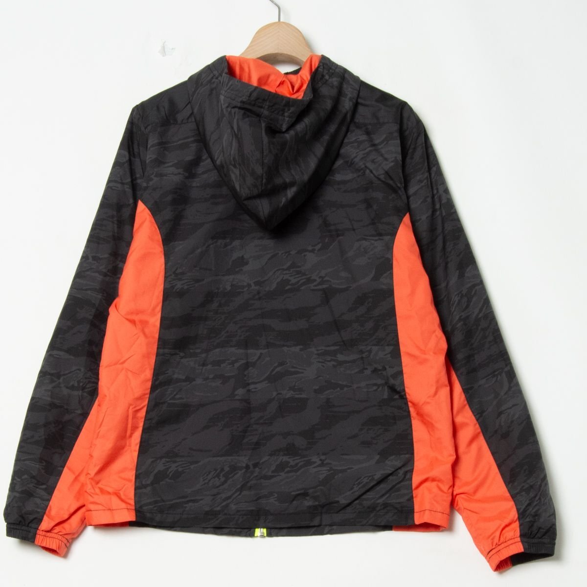 umbro アンブロ ウインドジャケット レディース L UCA4755W ポリエステル 起毛裏地 スポーツ トレーニング ブラック 黒 ウインドブレーカー_画像2