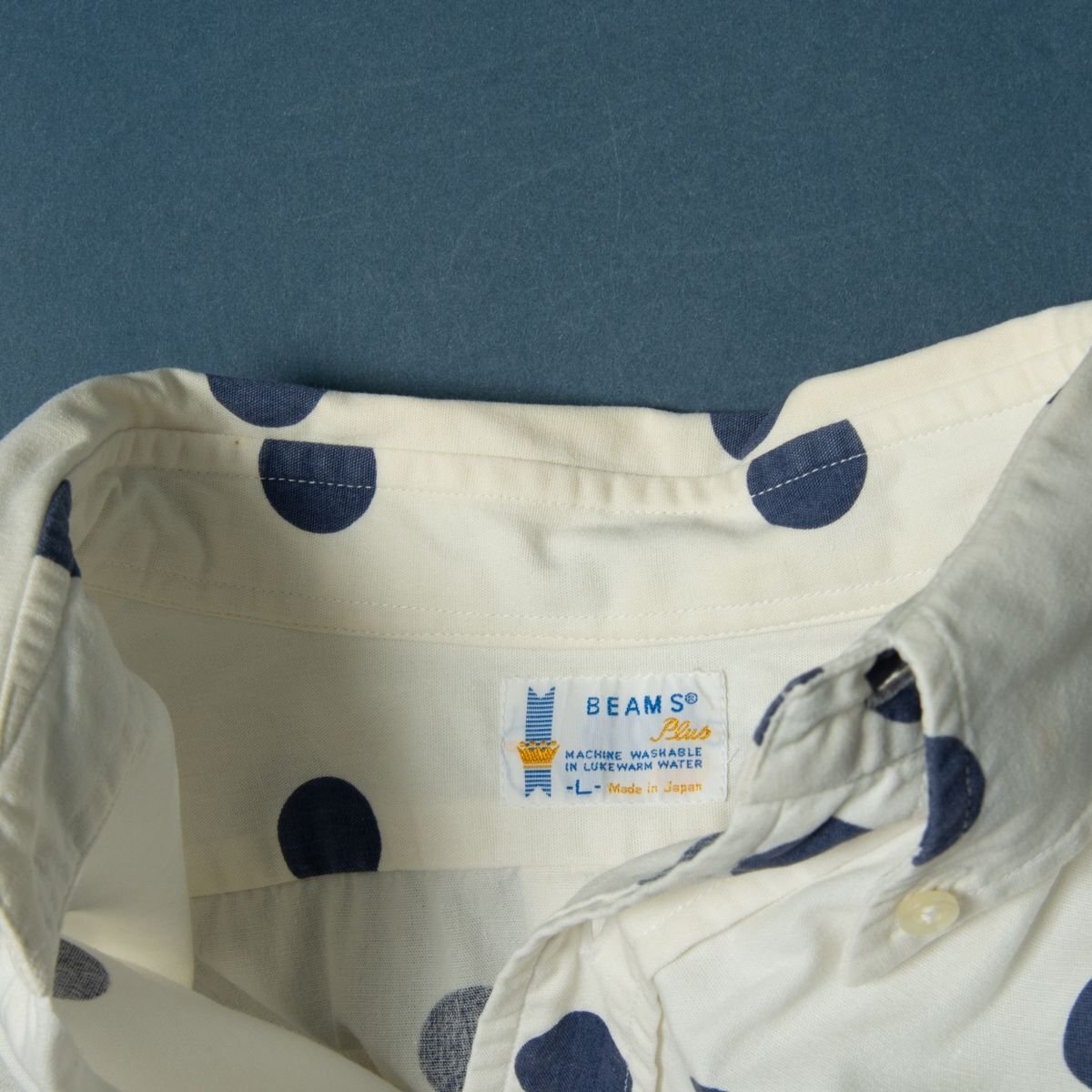 メール便◯ BEAMS PLUS ビームスプラス 長袖 ドット柄 ボタンダウンシャツ L ホワイト系 ブルー メンズ 紳士 トップス カジュアル_画像3