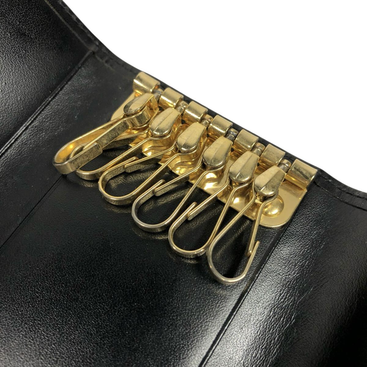 美品【ダンヒル】本物 dunhill キーケース 6連フック ロゴ金具 黒色系 本革 レザー 男性用 メンズ フランス製_画像7
