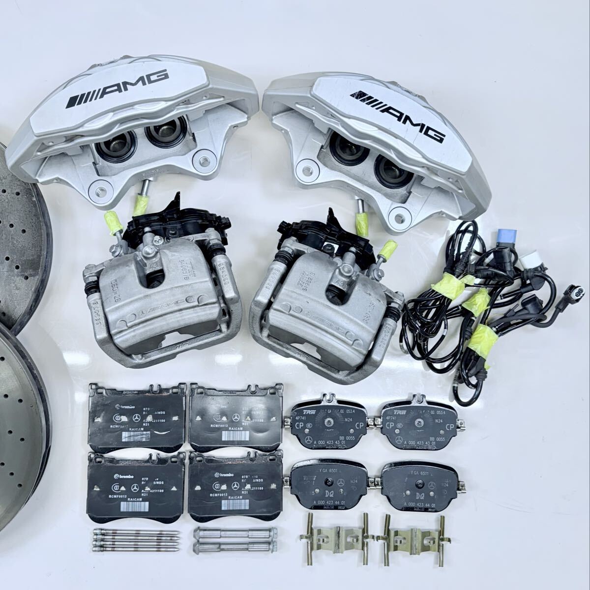 超美品★メルセデスAMG・ BREMBO 純正 ブレーキキャリパー ★Eクラス W213・ステーションワゴン _画像2