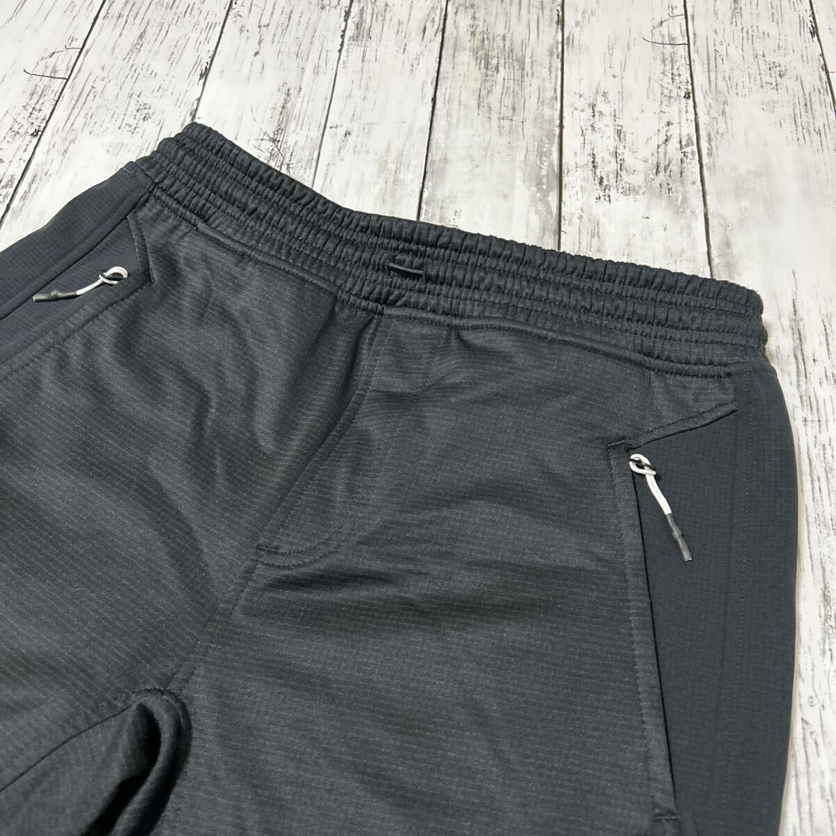 UNDER ARMOR アンダーアーマー メンズ テーパードパンツ L スポーツ アウトドア イージー ロゴ ブラック系 (K-042)★_画像4