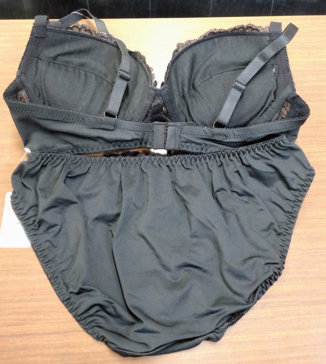  бюстгальтер шорты комплект E75 L черный 