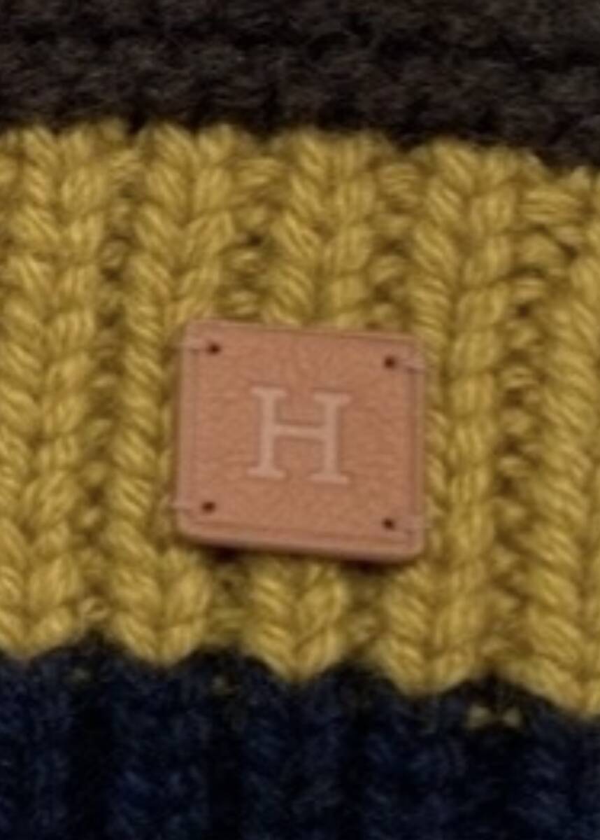 【未使用新品】HERMES エルメス《ニット棒》Mサイズ カシミヤ100% Hマーク 牛革 茶系・グレー系・黄系・紺系 ソルド品_画像5