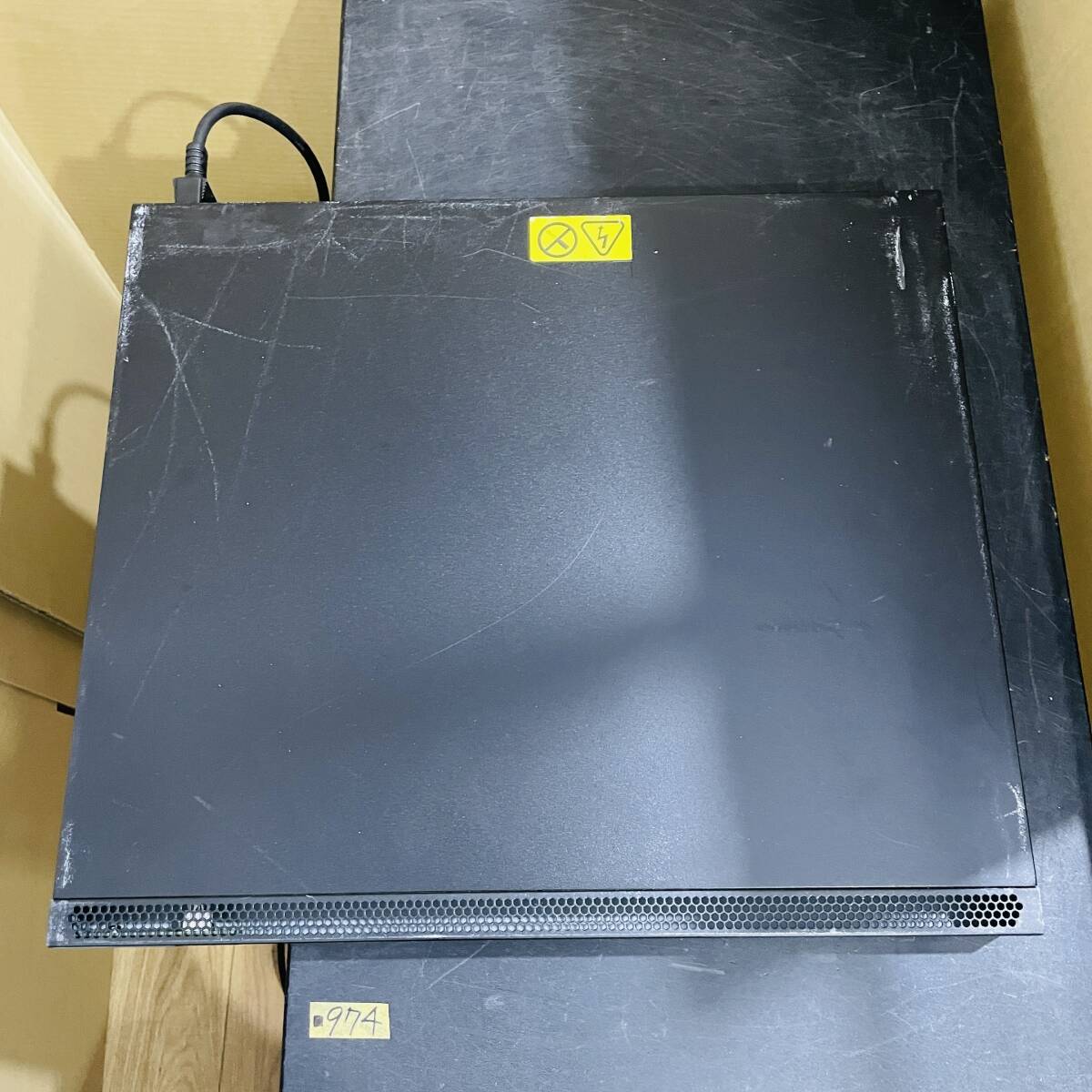 (佐)■974【通電OK】Lenovo RACKSWITCH G7000 REDUNDANT POWER SUPPLY IBM System Networking ラックスイッチ 高性能Ethernetスイッチ_画像4