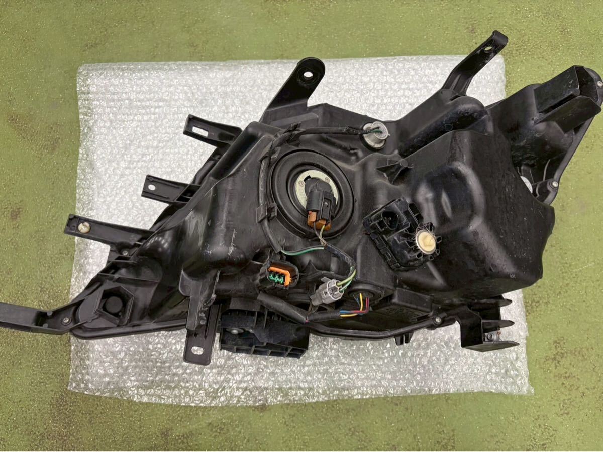 2511-33 日産 セレナ C26 ヘッドライト ヘッドランプ KOITO 100-23683 右 右側_画像7