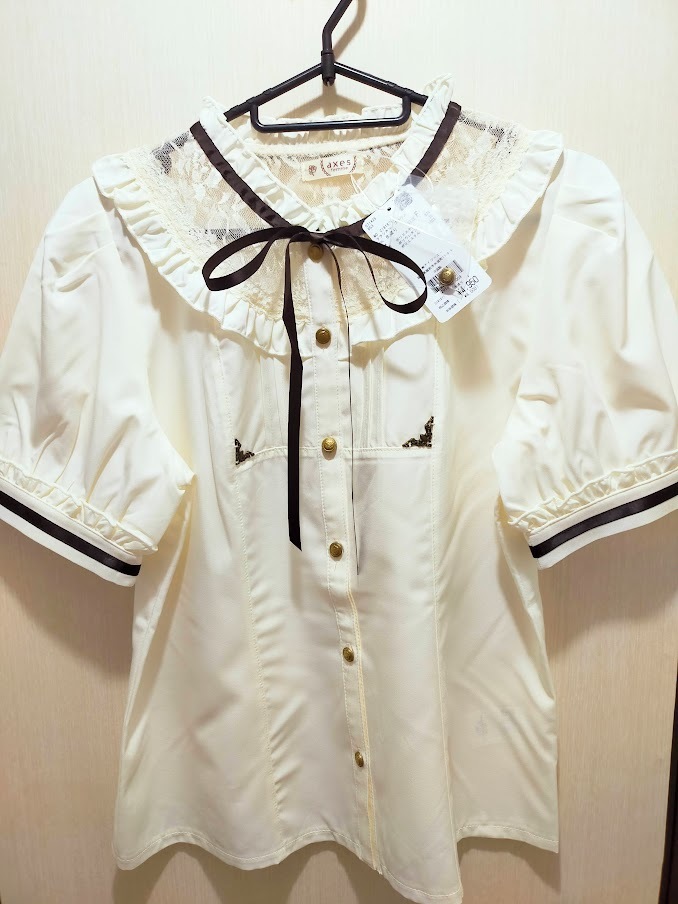 【新品】axes femme クラシカルブラウス キナリ フリーサイズ_画像2