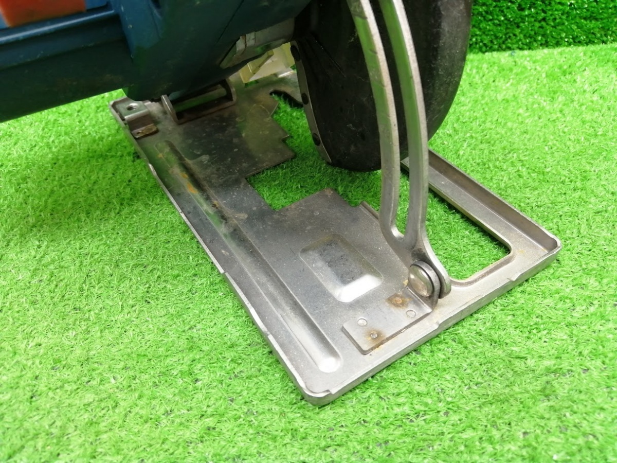 中古品 BOSCH ボッシュ 18V 136mm 充電式チップソーカッター バッテリー2個+充電器セット GKM18V-LI_画像7