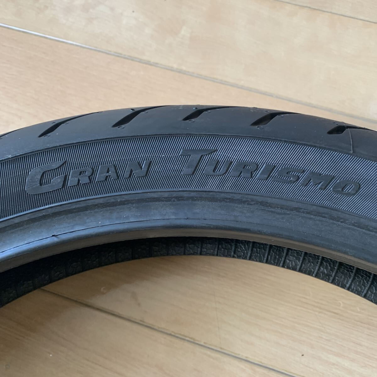 ピレリエンジェルGT2フロントタイヤ19インチ_画像2