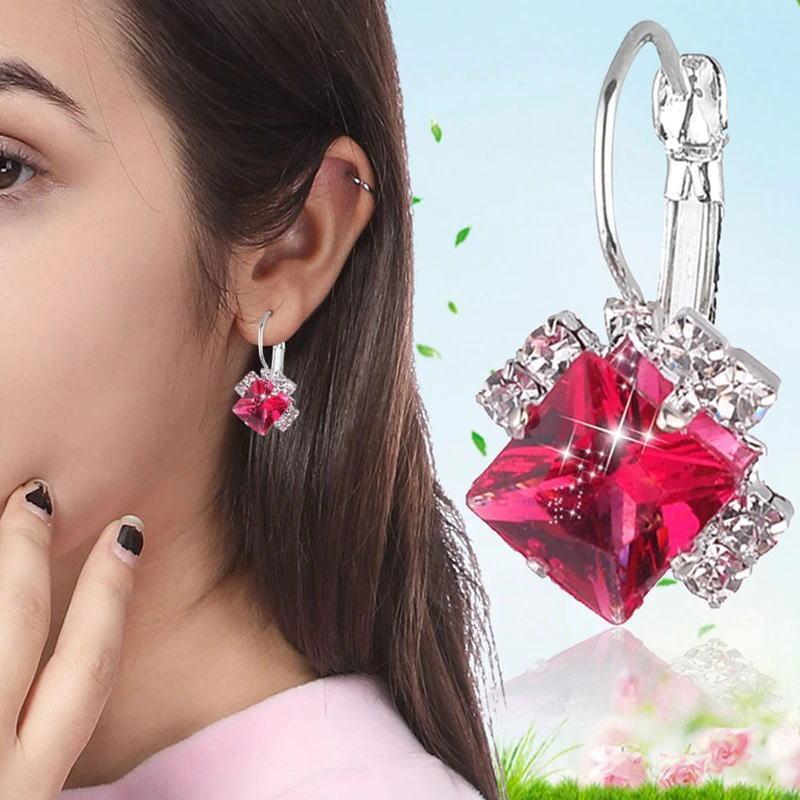 ゴーシャスにキラキラ★花柄に大粒ジルコニアダイヤモンド ピアス 両耳 ☆シルバー_画像4