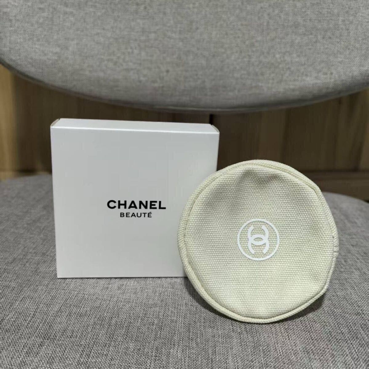  новый товар не использовался CHANEL BEAUTE Mini сумка ячейка для монет Novelty белый.