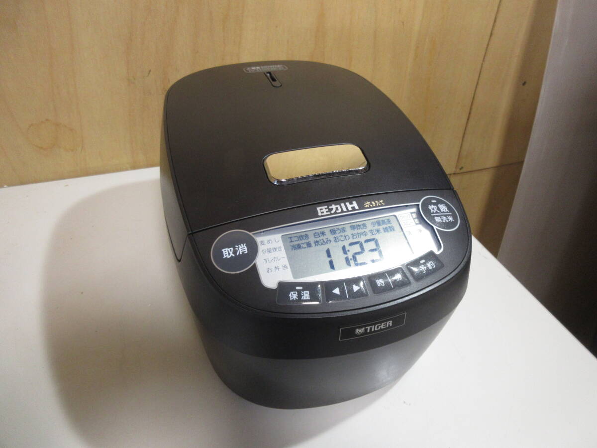 2023年『タイガー』5.5合 圧力 IHジャー 炊飯器 JPV-A100_画像1