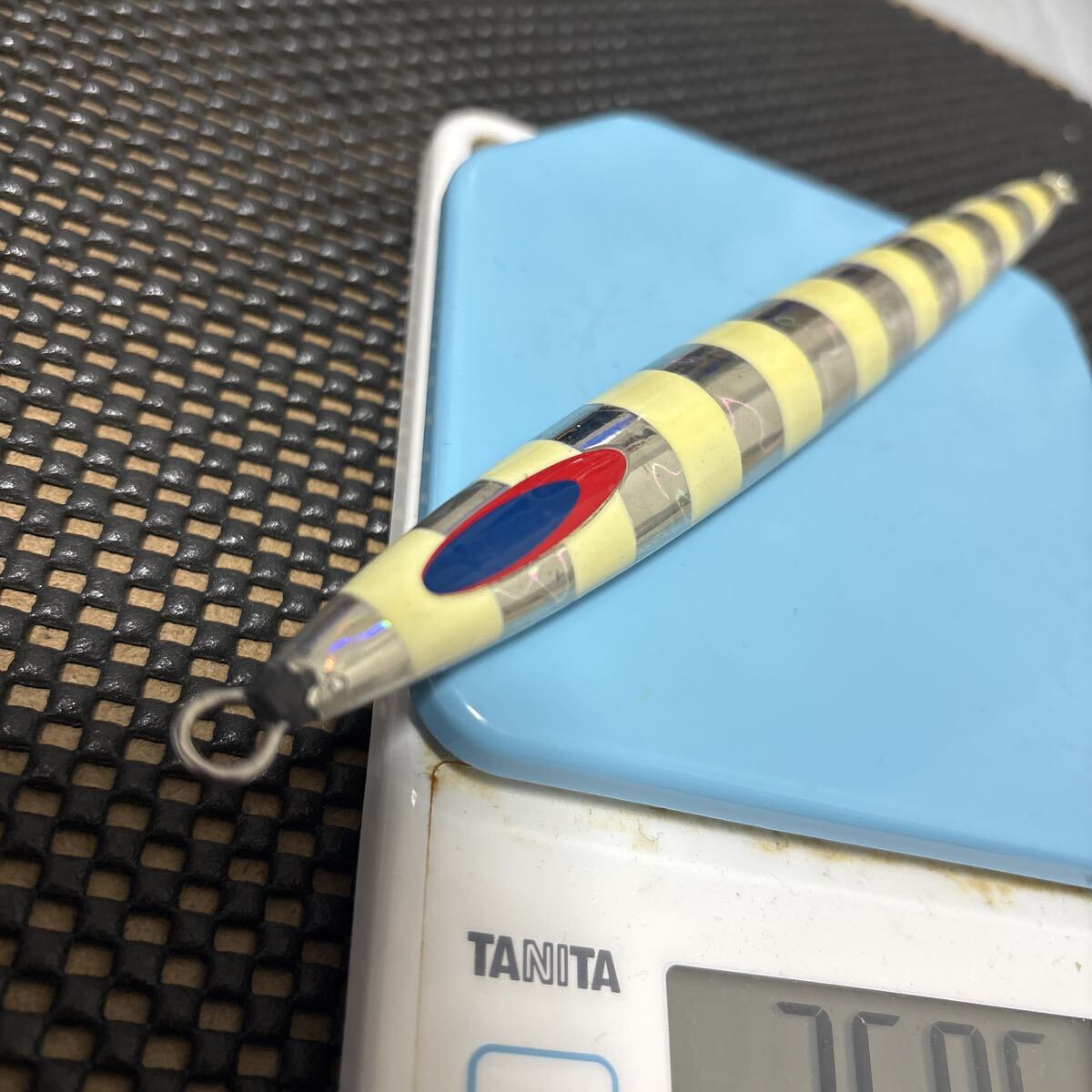 ディープライナー スパイナロー　250g ゼブラグロー スパイN 中深海 ウロコジグ_画像3