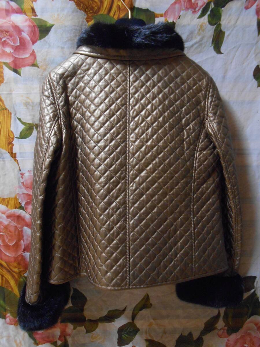 60万級ロエベミンク装飾　内側ファー羊革マトラッセ柄ブルゾン_画像2