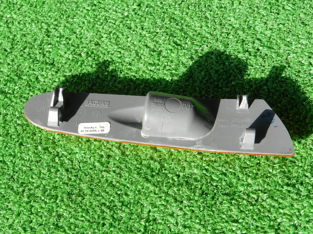 ジャガーSタイプ 左フロント/右リア 共通 バンパーコーナーリフレクター 品番:XR83-15A451AC 品番:XR83-515B0AC_画像3