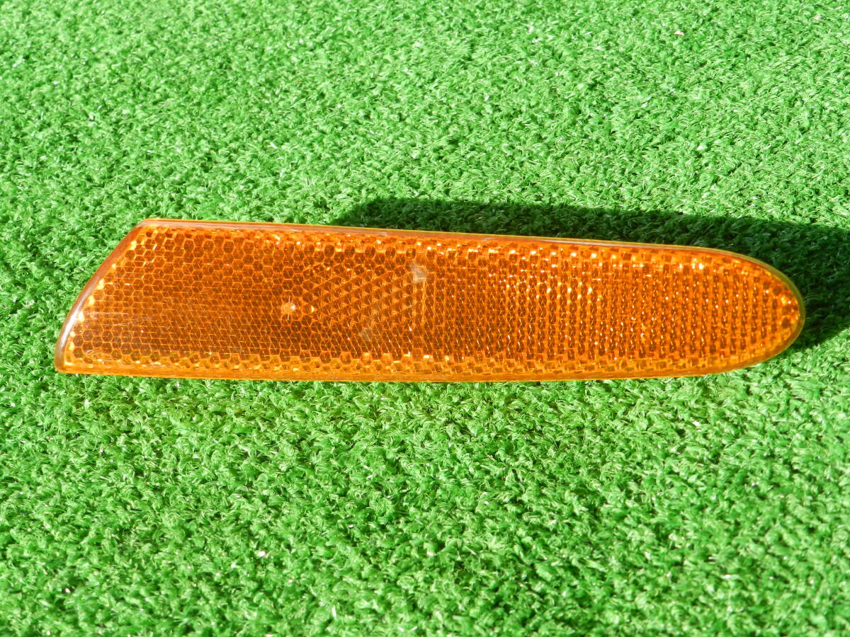 ジャガーSタイプ 左フロント/右リア 共通 バンパーコーナーリフレクター 品番:XR83-15A451AC 品番:XR83-515B0AC_画像1