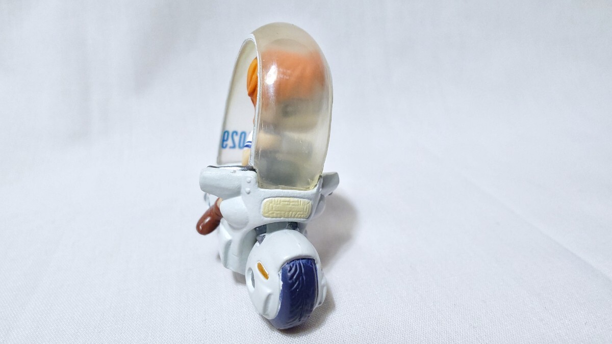 ジャンプ40周年★ドラゴンボール×ワンピース 夢のフュージョンフィギュア【ナミ×バイク】展示品 ブルマのバイク ホイポイカプセルNo.9_画像6