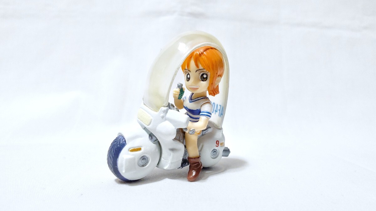 ジャンプ40周年★ドラゴンボール×ワンピース 夢のフュージョンフィギュア【ナミ×バイク】展示品 ブルマのバイク ホイポイカプセルNo.9_画像8