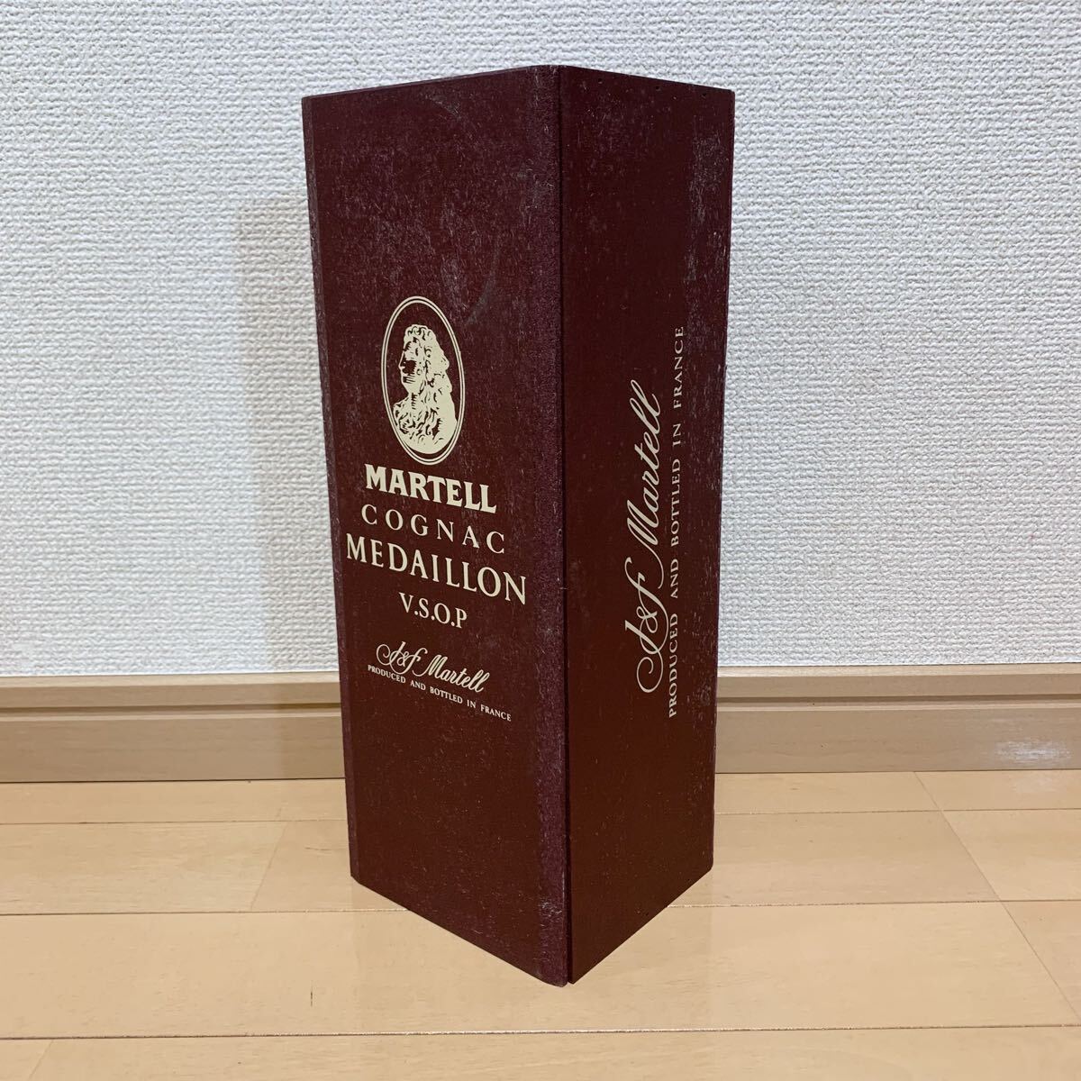  не . штекер MARTELL Martell дерево коробка MEDAILLON коньяк me большой yon старый sake 700ml 40%