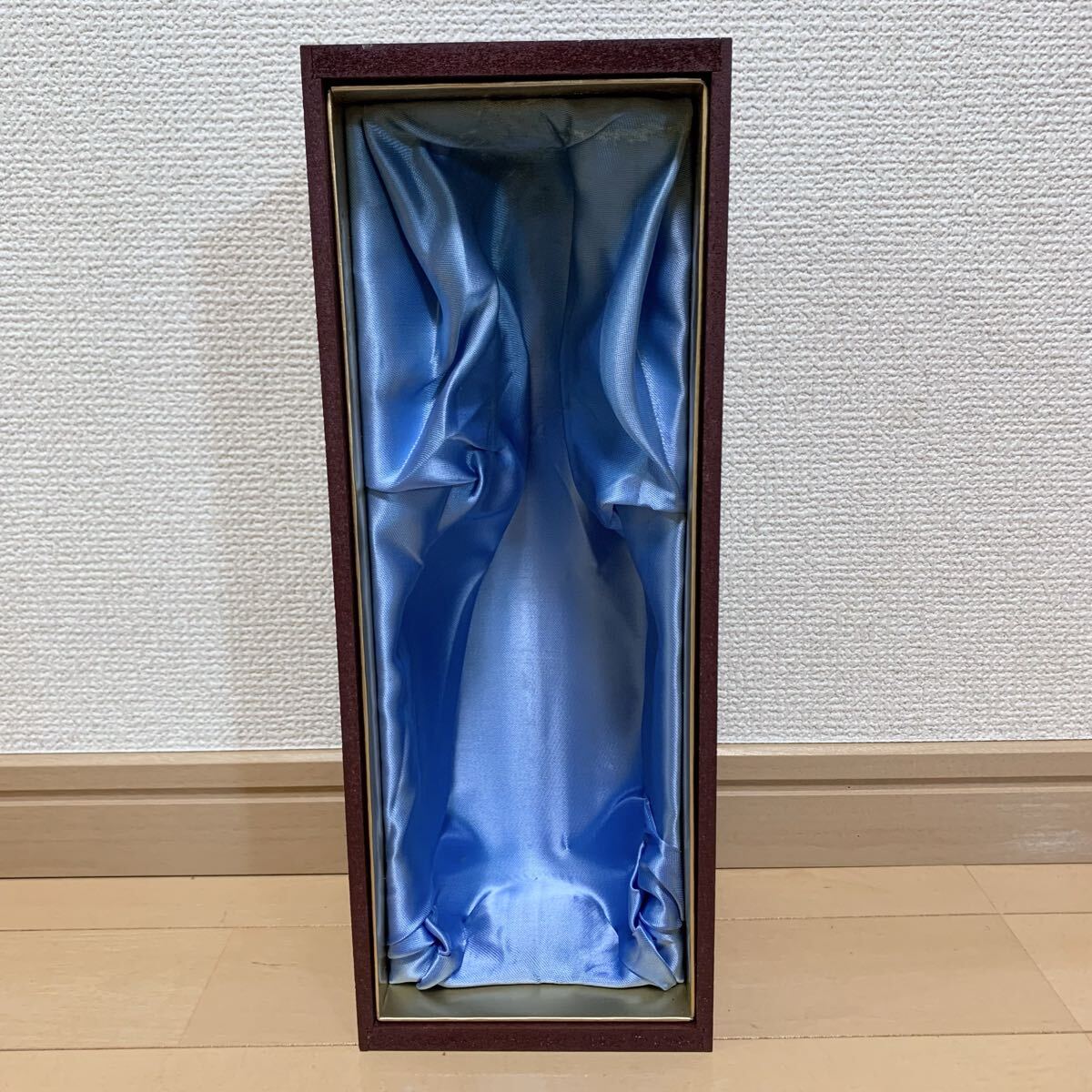  не . штекер MARTELL Martell дерево коробка MEDAILLON коньяк me большой yon старый sake 700ml 40%