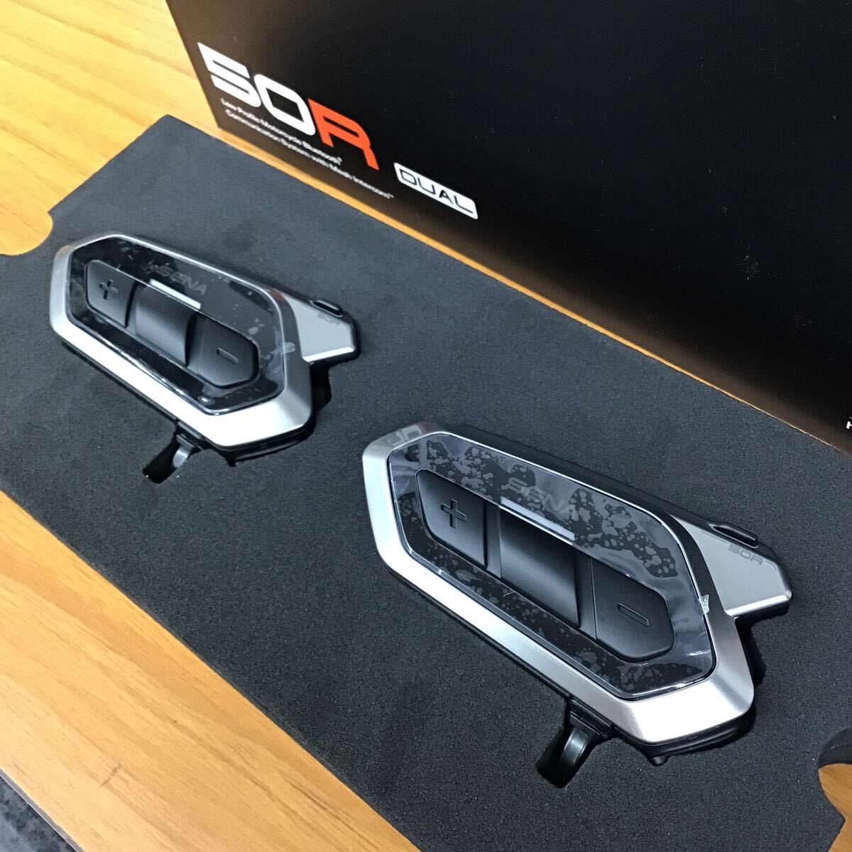 【新品未使用品】SENA 50R-02D SOUND BY Harman Kardonデュアルパック 管理No−3007_画像2