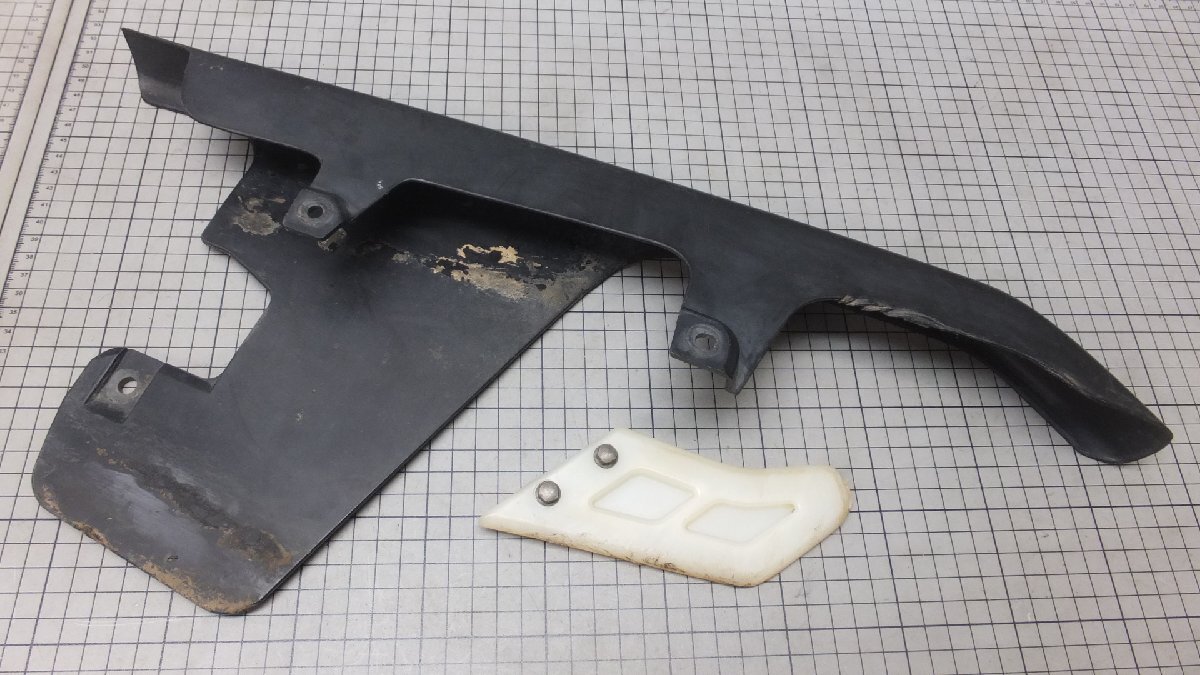 SI スーパーシェルパ KL250G チェーンカバー チェーンガード ガイド 樹脂 プラ 純正 検 SUPER SHERPA KAWASAKI 規制前_画像2