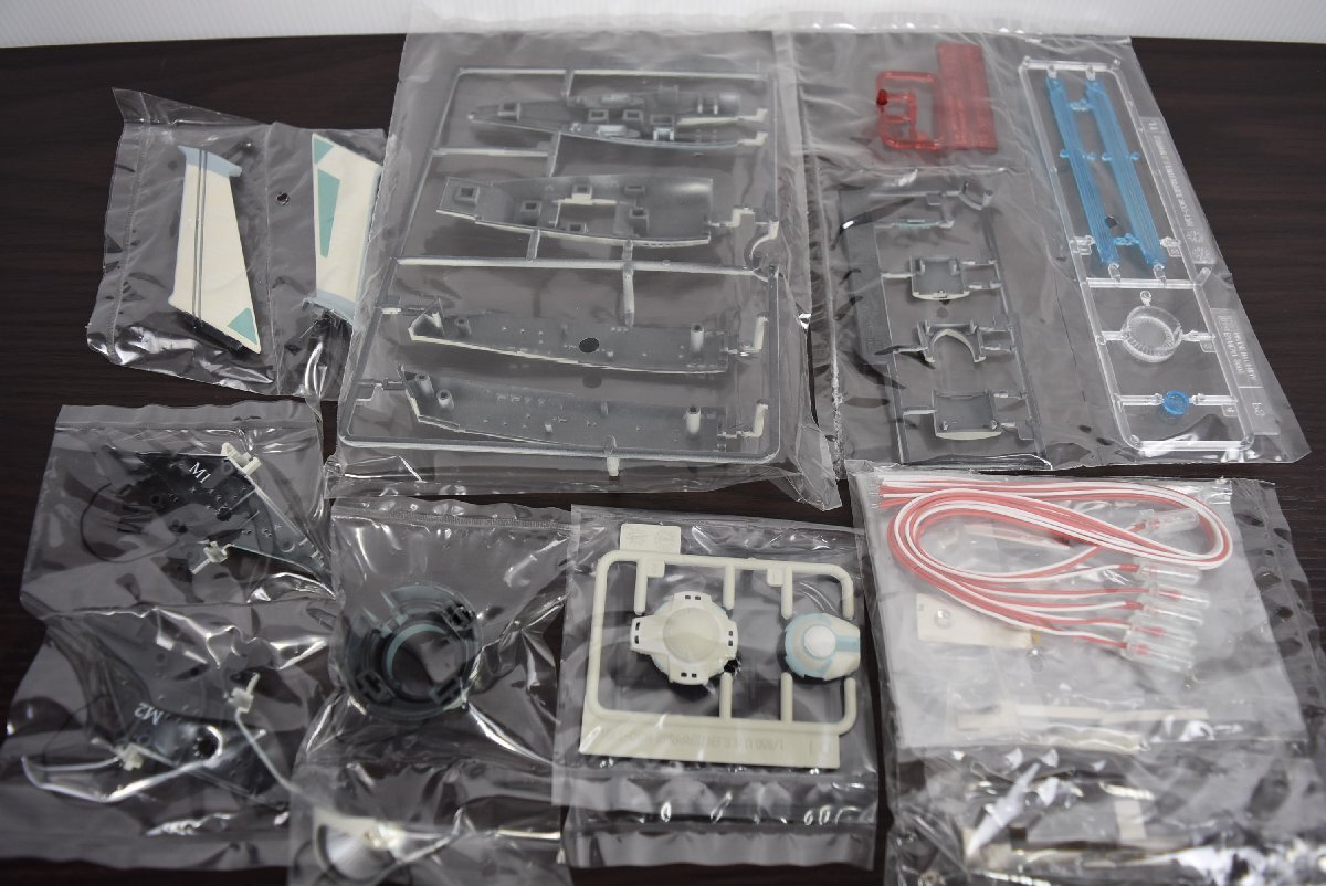 A-696 中古 未使用 ジャンク品 バンダイ STAR TREK スタートレック USSエンタープライズ NCC-1701 1/850スケール プラモデル SF 宇宙船_画像5