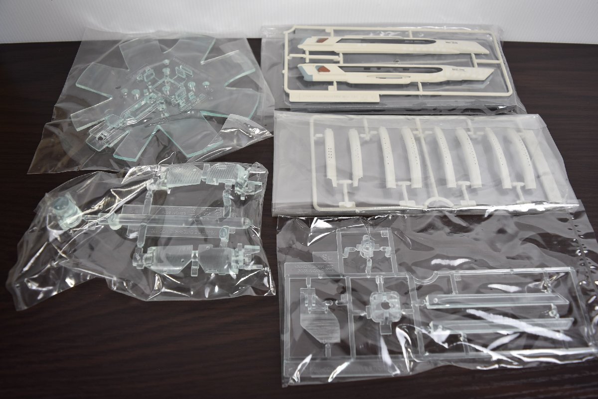 A-696 中古 未使用 ジャンク品 バンダイ STAR TREK スタートレック USSエンタープライズ NCC-1701 1/850スケール プラモデル SF 宇宙船_画像4